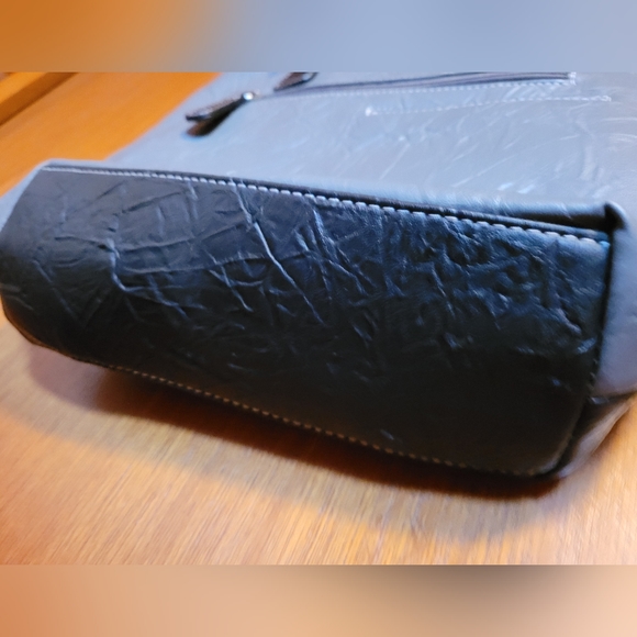 Stone Mountain Shoulder Handbag Gray Black - Picture 2 of 9